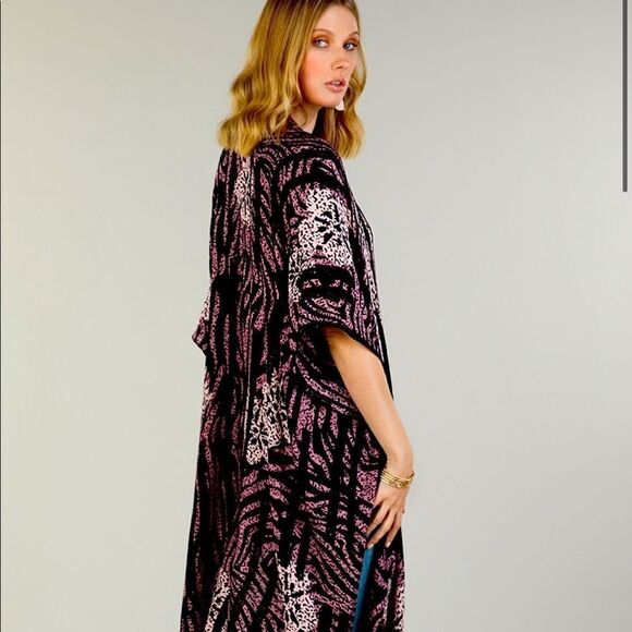 “TIGER LILY” Mixed Floral Boho Animal Print Open Kimono - Picture 4 of 8